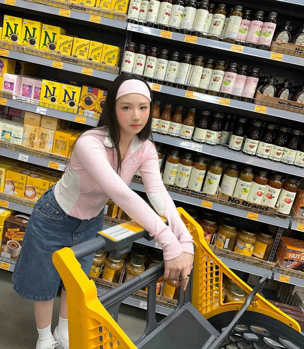 Tạo hình lãng mạn trong lời bài hát Amee trời giấu trời mang đi