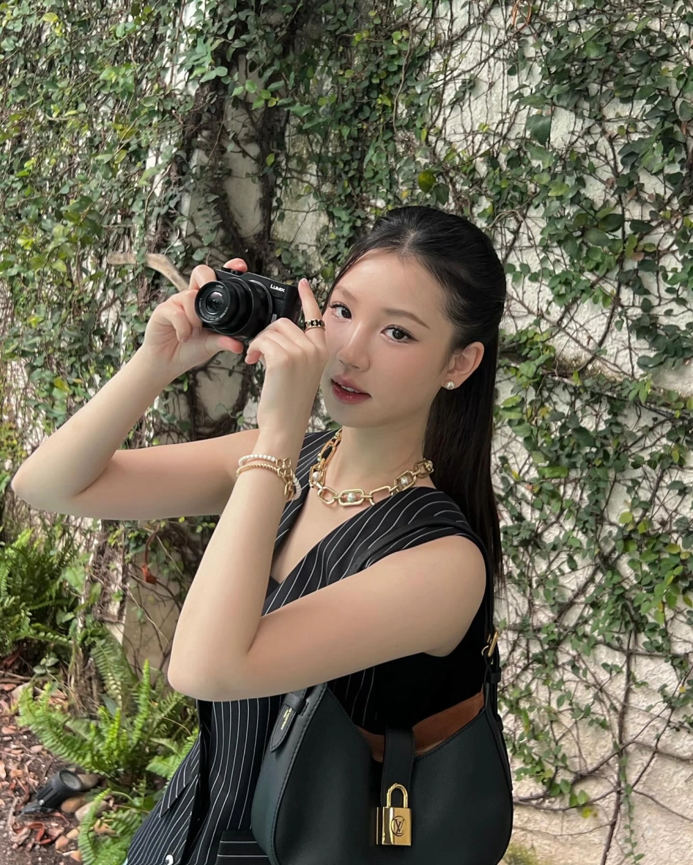 Hình ảnh nhẹ nhàng gợi nhắc fan về Amee học trường nào