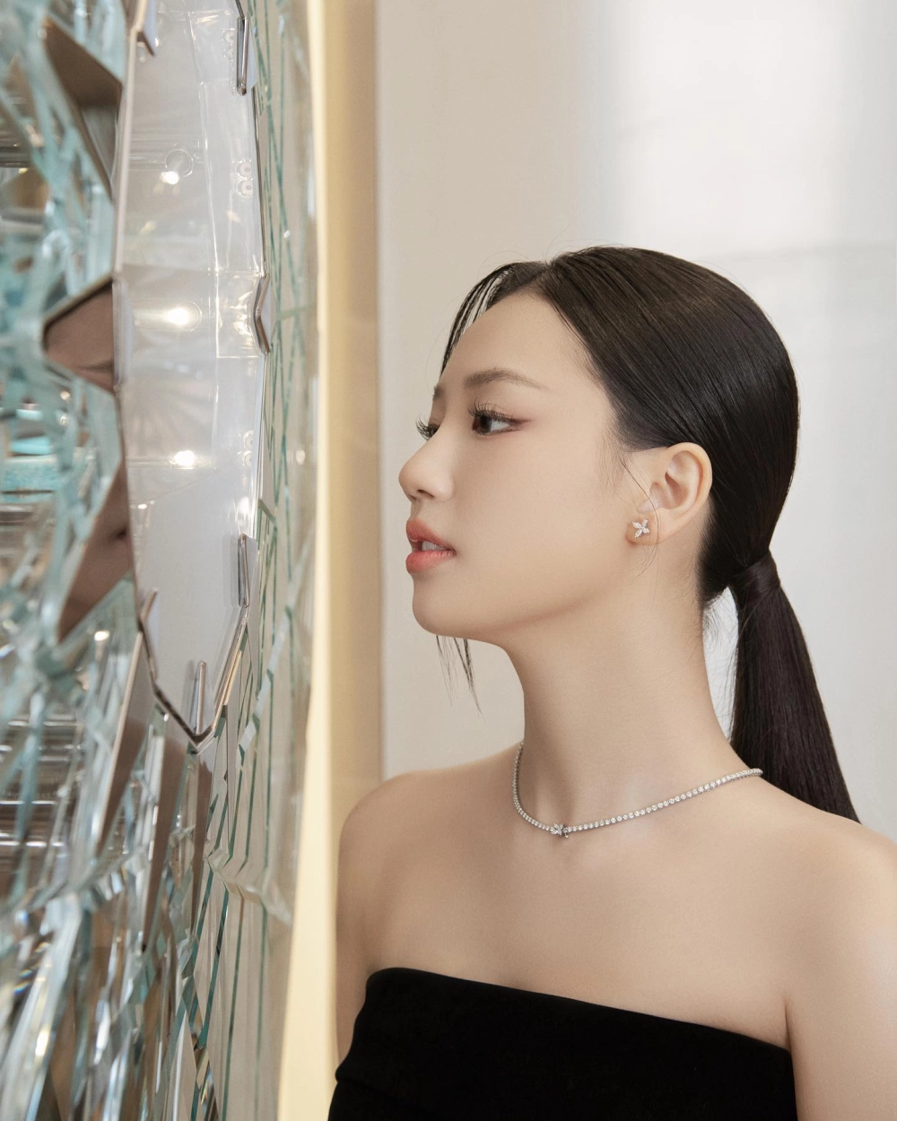 Ảnh u sầu, đầy cảm xúc từ sao anh chưa về Amee