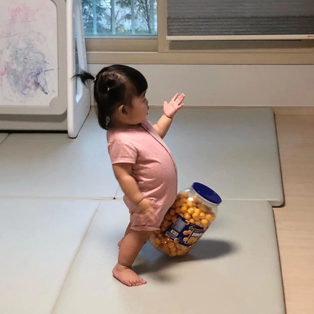 Béo bụng đáng yêu nhờ meme em bé bụng mỡ