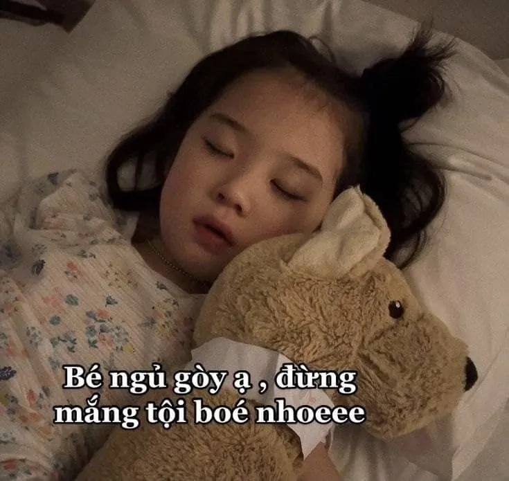 Ngủ ngon cùng bộ ảnh meme em bé buồn ngủ siêu đáng yêu