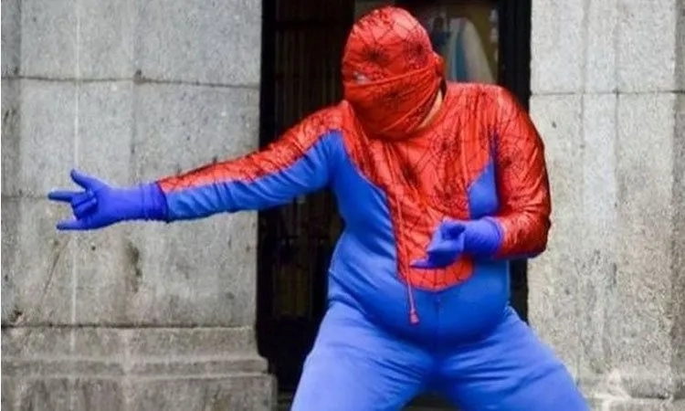Loạt người nhện meme hài hước khiến dân mạng cười bò