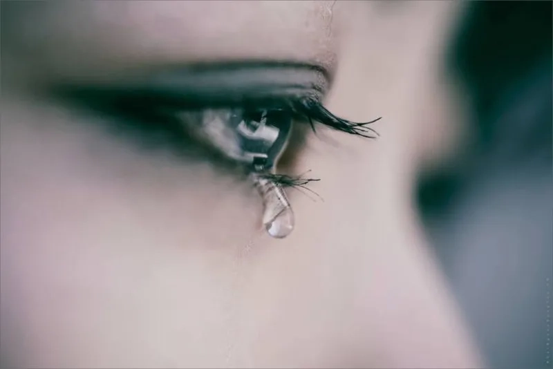 Xem ngay hình buồn khóc nữ đầy cảm xúc