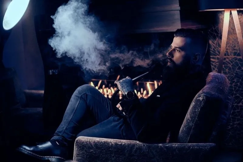 Tải avatar anime nam ngầu hút thuốc siêu ngầu