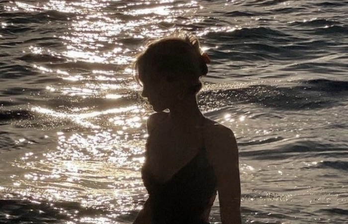 Cập nhật ảnh đại diện buồn cho nữ khi tâm trạng