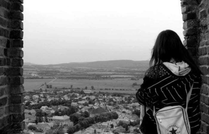 Khám phá avatar cô gái buồn để thể hiện cảm xúc