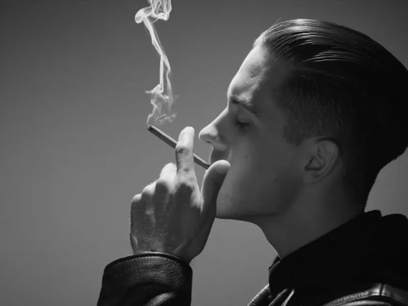 Khám phá hình avatar buồn khóc ý nghĩa