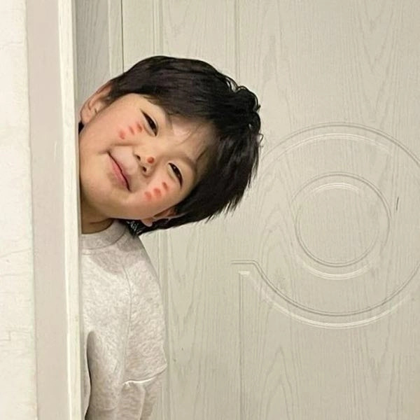 Khám phá hình nền em bé gái dễ thương cực hot