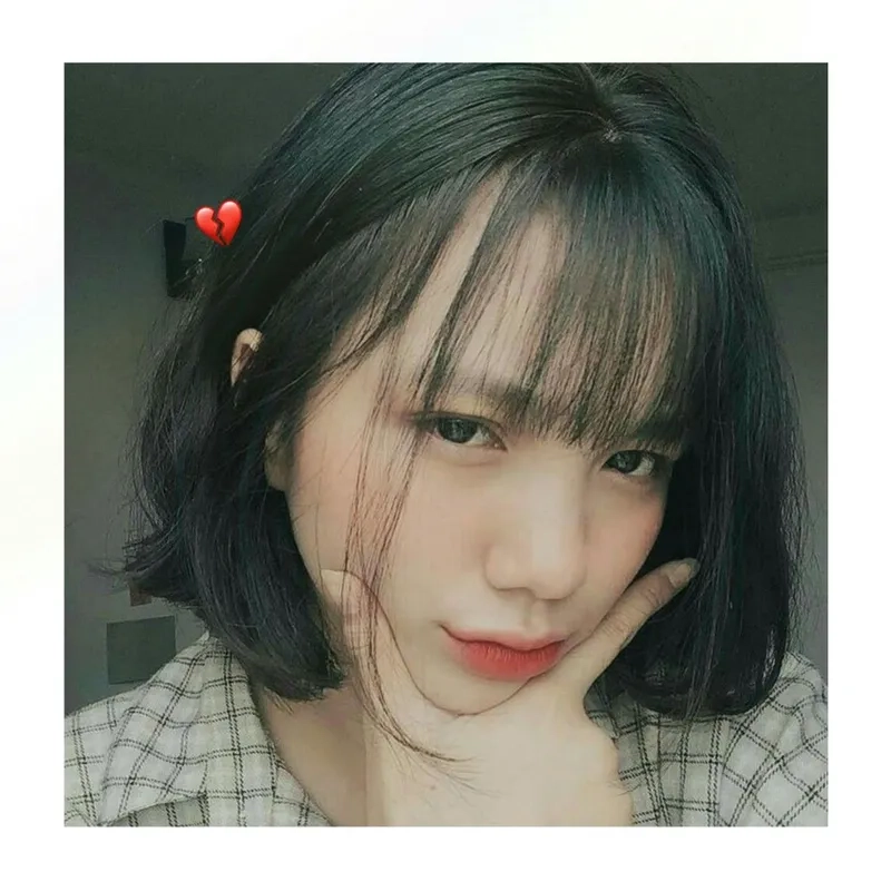 Ảnh gái xinh tóc ngắn che mặt cực cool