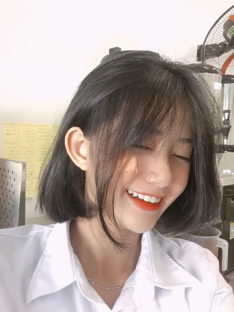 Sưu tầm gái xinh tóc dài đeo kính ngầu nổi bật