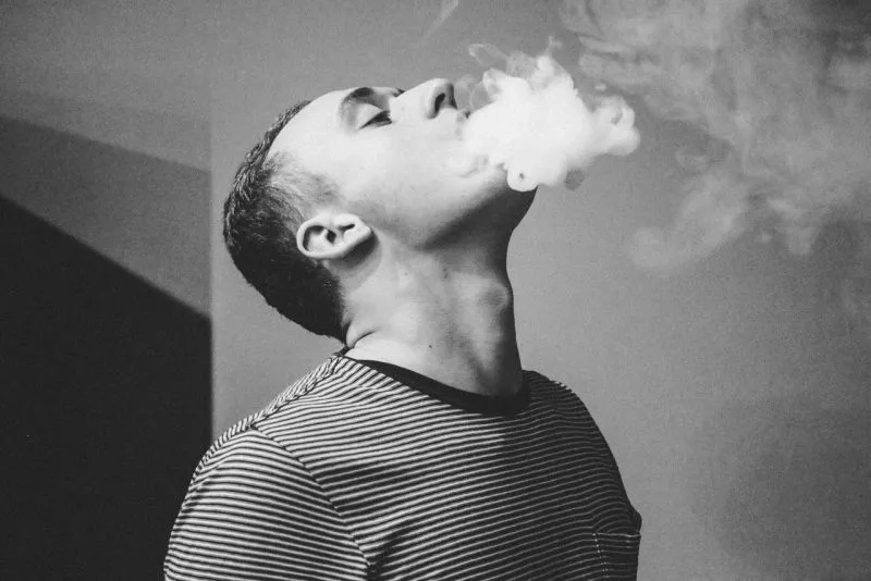 Tham khảo avatar hút thuốc ảnh buồn mới lạ