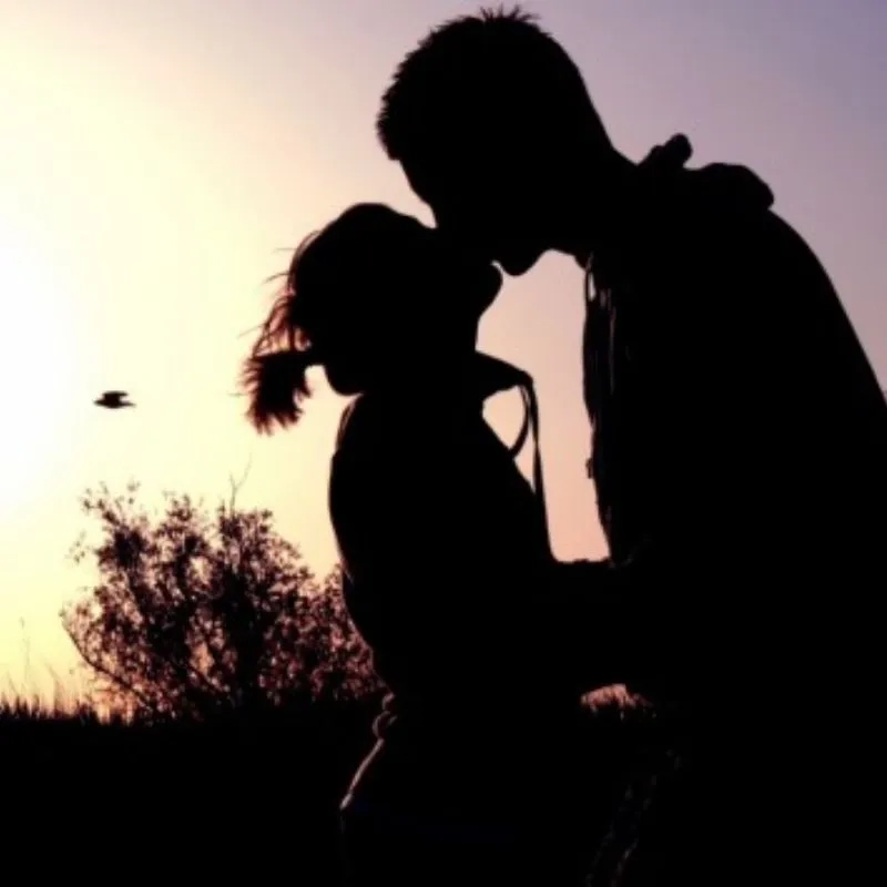 Trang trí máy với hình nền cặp đôi yêu nhau đẹp