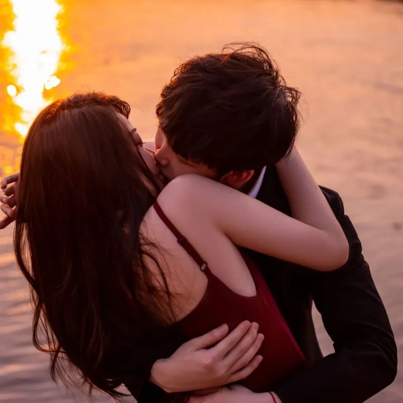 Tìm ngay hình cặp đôi yêu nhau cực chất