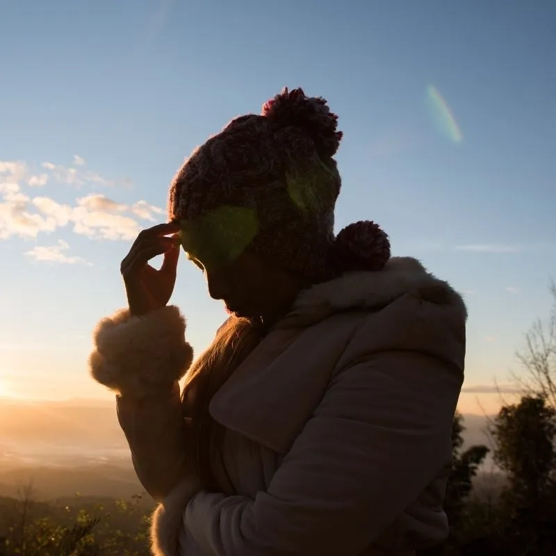 Gợi ý ảnh avatar buồn nữ nhẹ nhàng