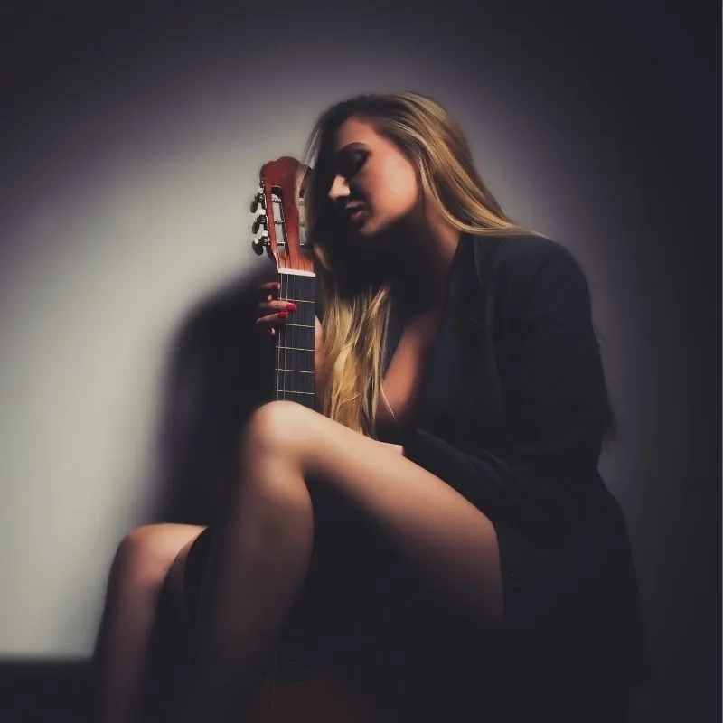 Chọn lựa avatar cô đơn nữ đẹp buồn