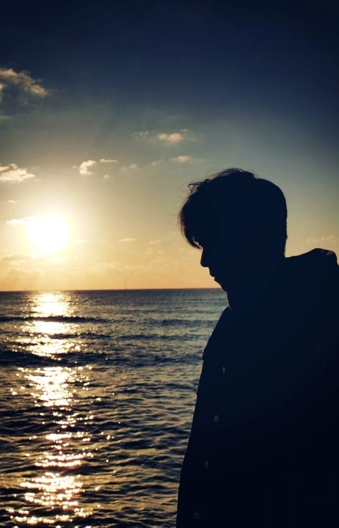 Chia sẻ ảnh buồn một mình nam chất