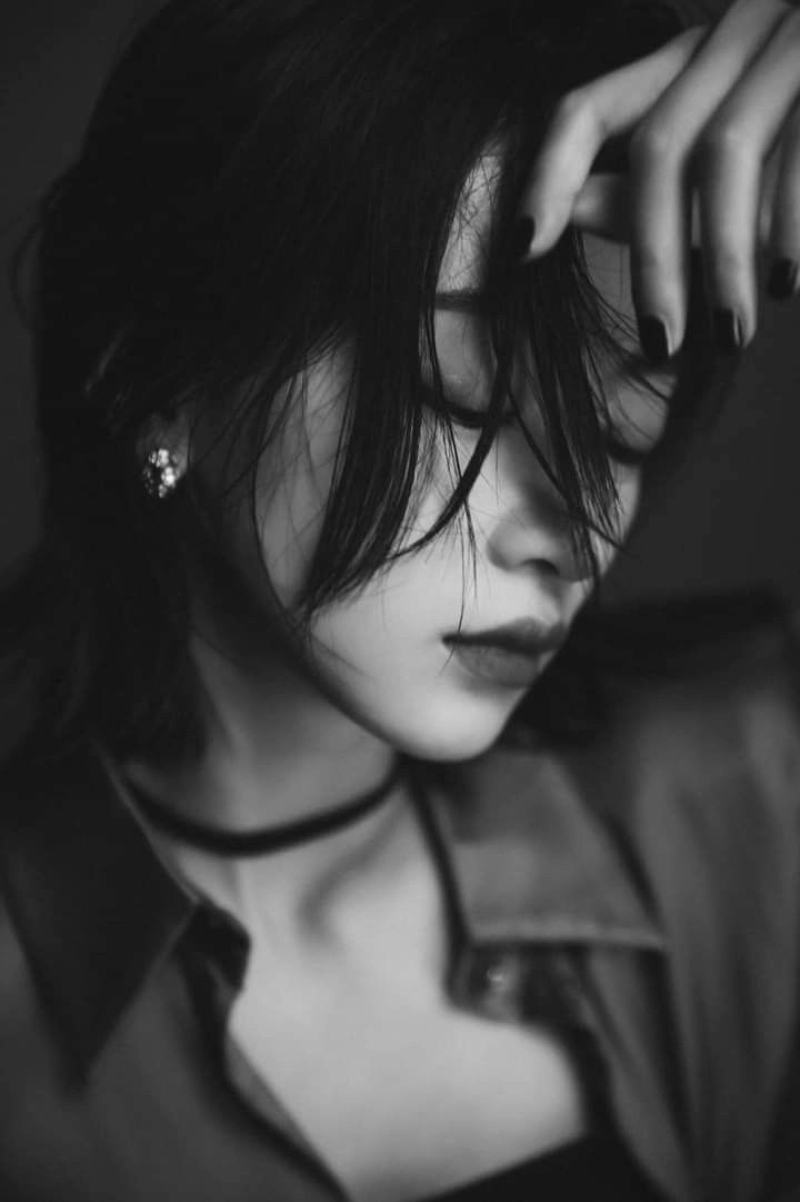 Chọn ngay ảnh đại diện đẹp cho nữ buồn