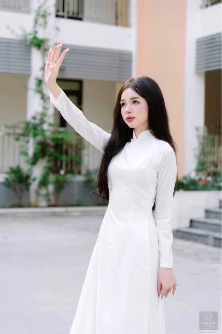 Tuyển chọn ảnh học sinh mặc áo dài ý nghĩa