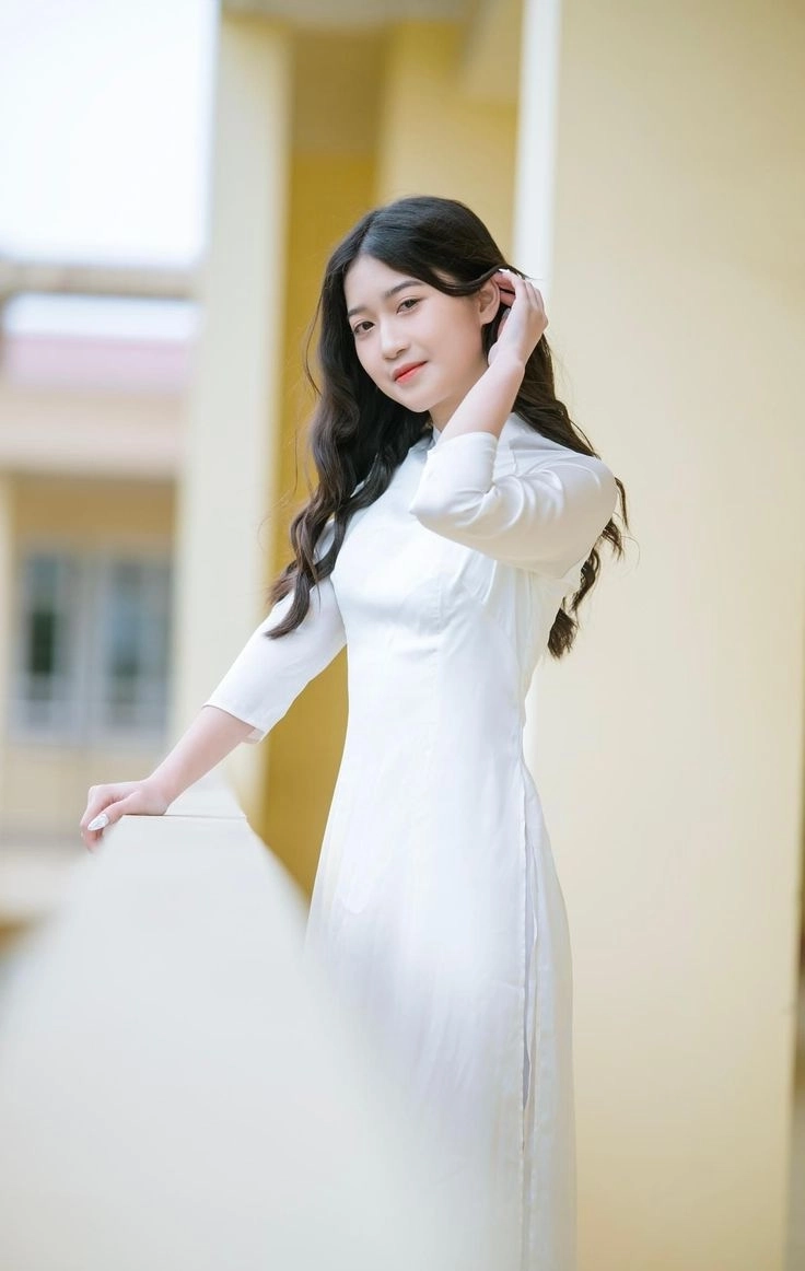 Khám phá ngay áo dài nu sinh cuốn hút dịu dàng