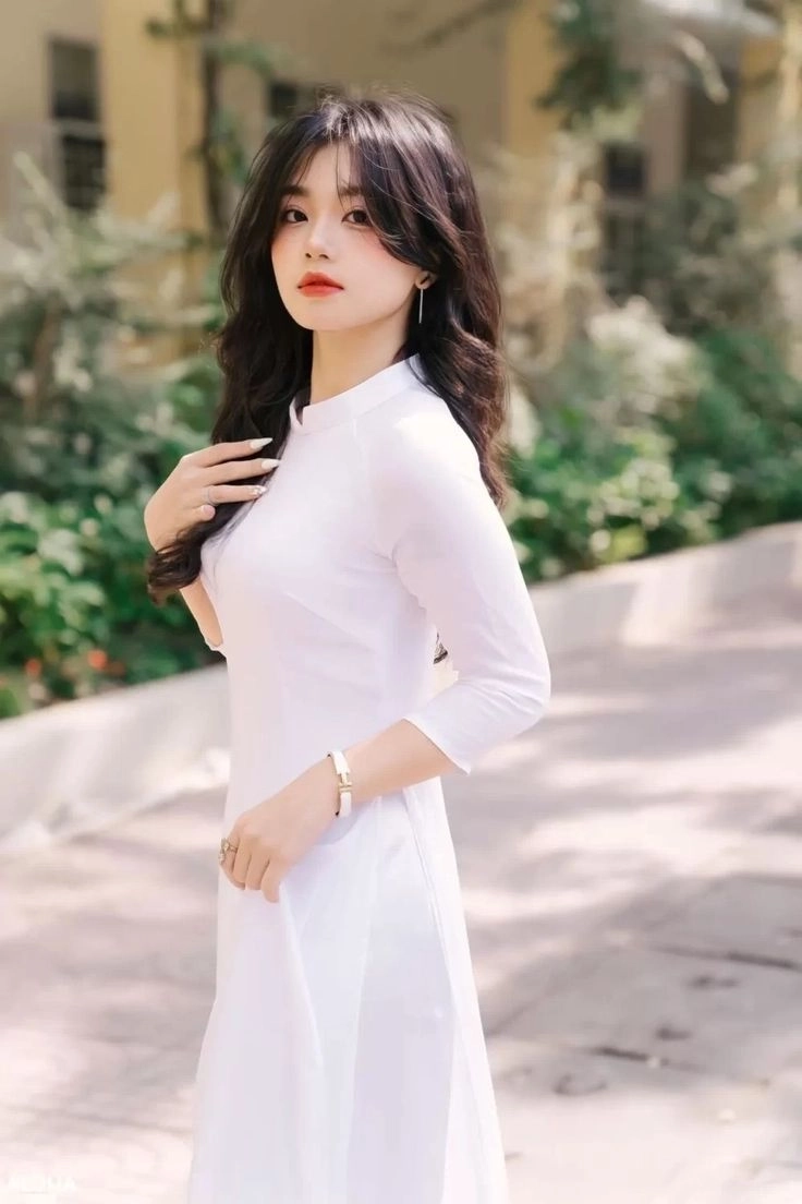 Xem ngay hình ảnh áo dài trắng nữ sinh nổi bật