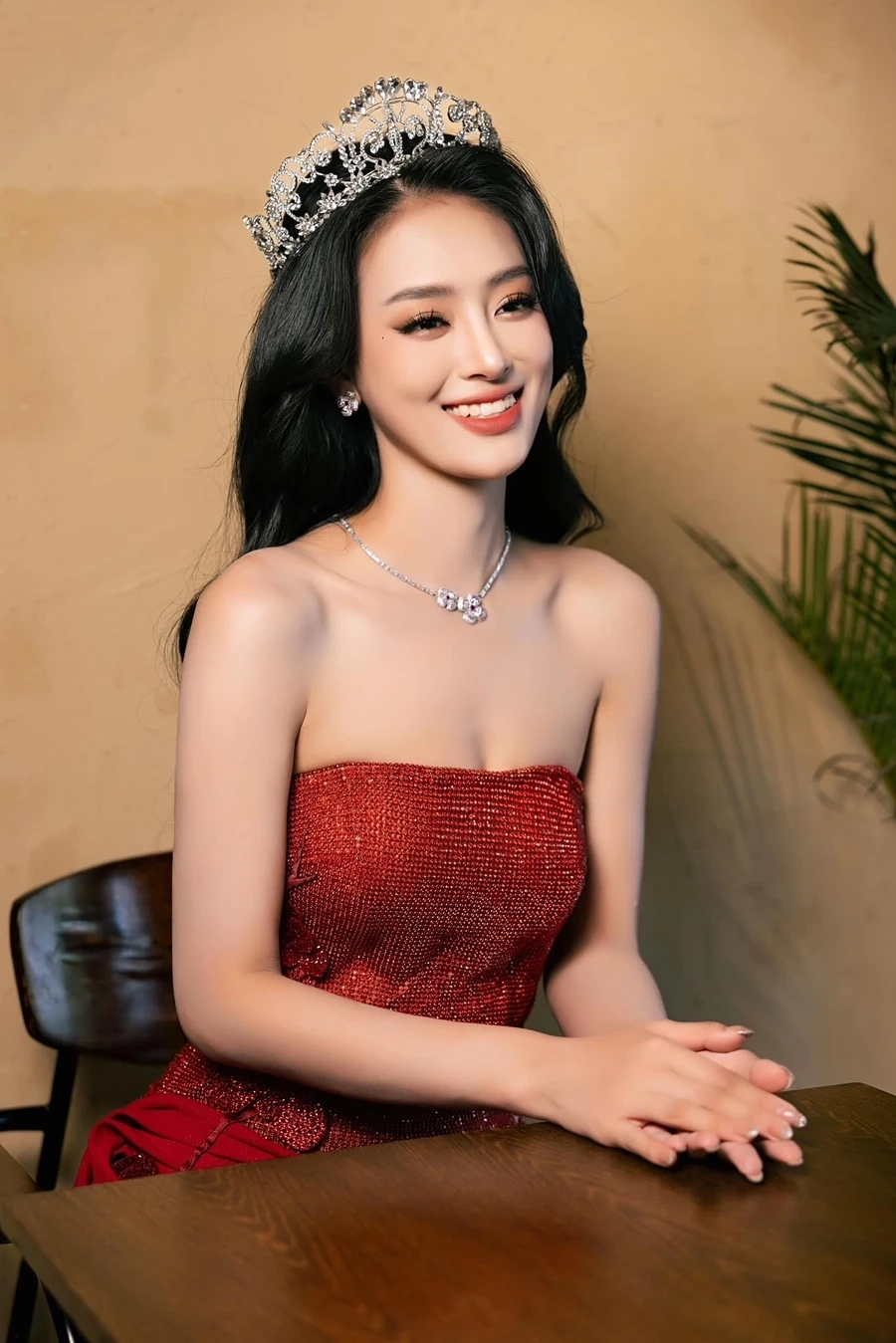 Hình ảnh đời thường giúp trả lời Bùi Khánh Linh là ai