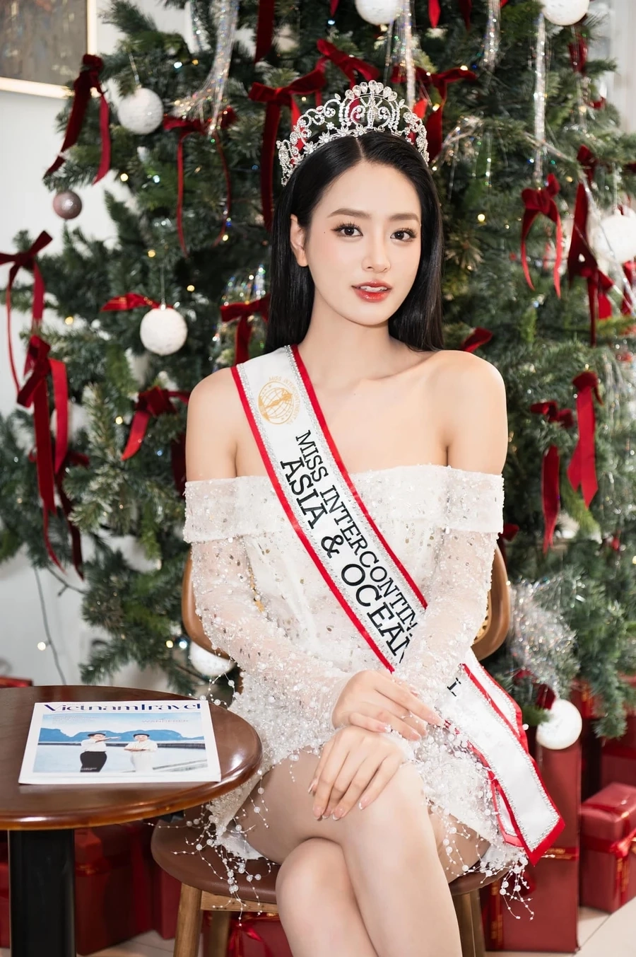 Khoảnh khắc đời thường toả sáng bất ngờ Bùi Khánh Linh tuổi