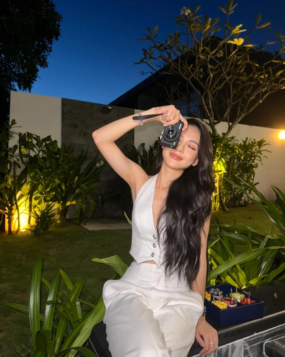 Mỗi ngày một chút gái xinh vitamin bổ mắt là hết buồn