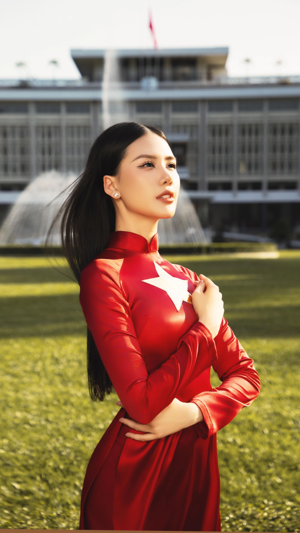 Ảnh full-body tôn dáng của Bùi Quỳnh Hoa chiều cao