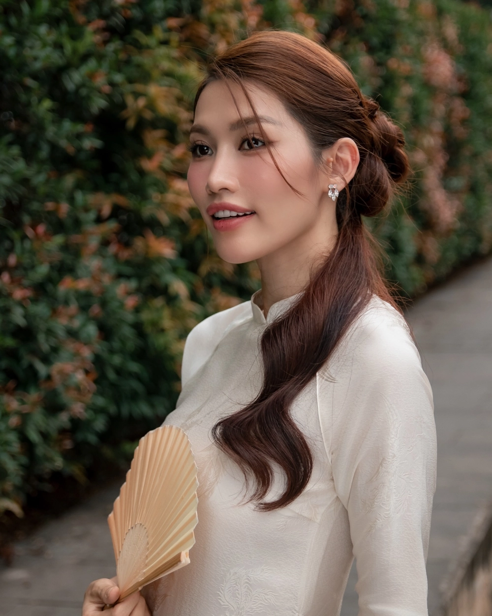 Ảnh đẹp chuẩn như trên trang Chế Nguyễn Quỳnh Châu wiki