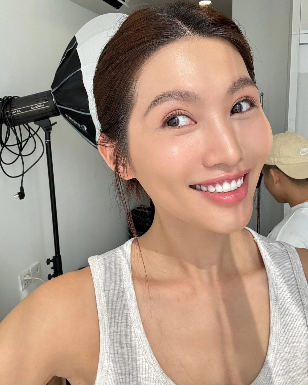 Visual sắc sảo tại Chế Nguyễn Quỳnh Châu Miss Universe