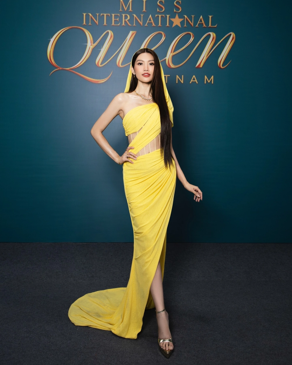 Nhan sắc khiến ai cũng hỏi Chế Nguyễn Quỳnh Châu sinh năm bao nhiêu