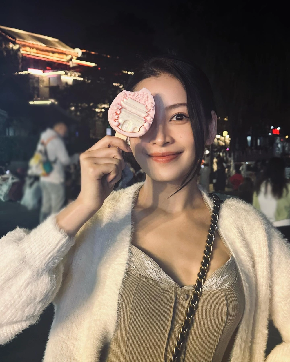 Thay áo cho máy với hình nền gái xinh cute cực chất