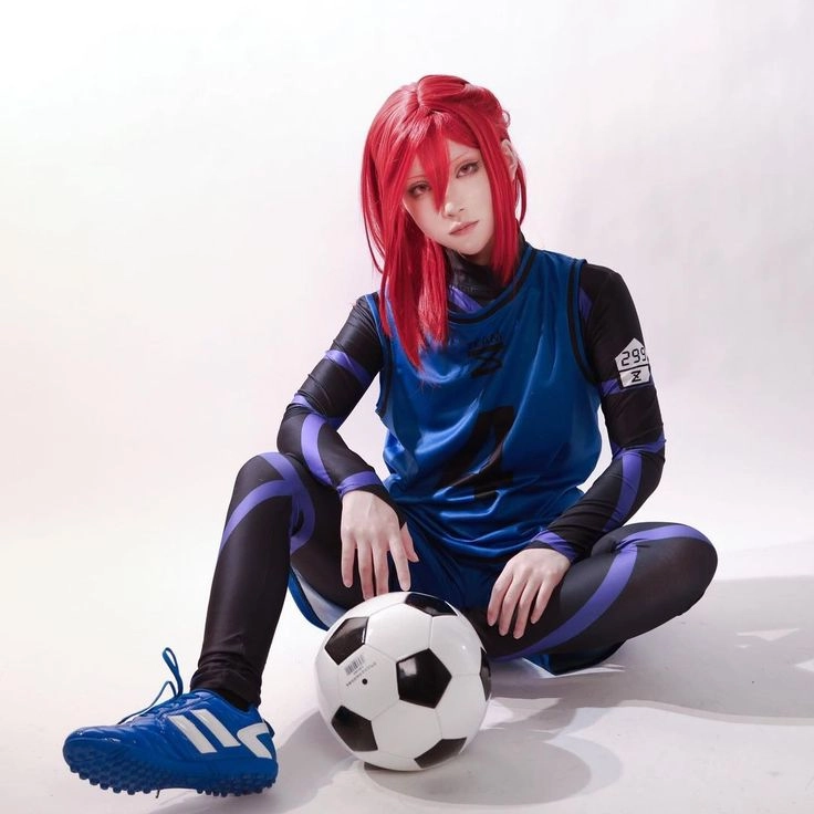 Cosplay Chigiri thần thái mềm mại và cuốn hút dịu dàng