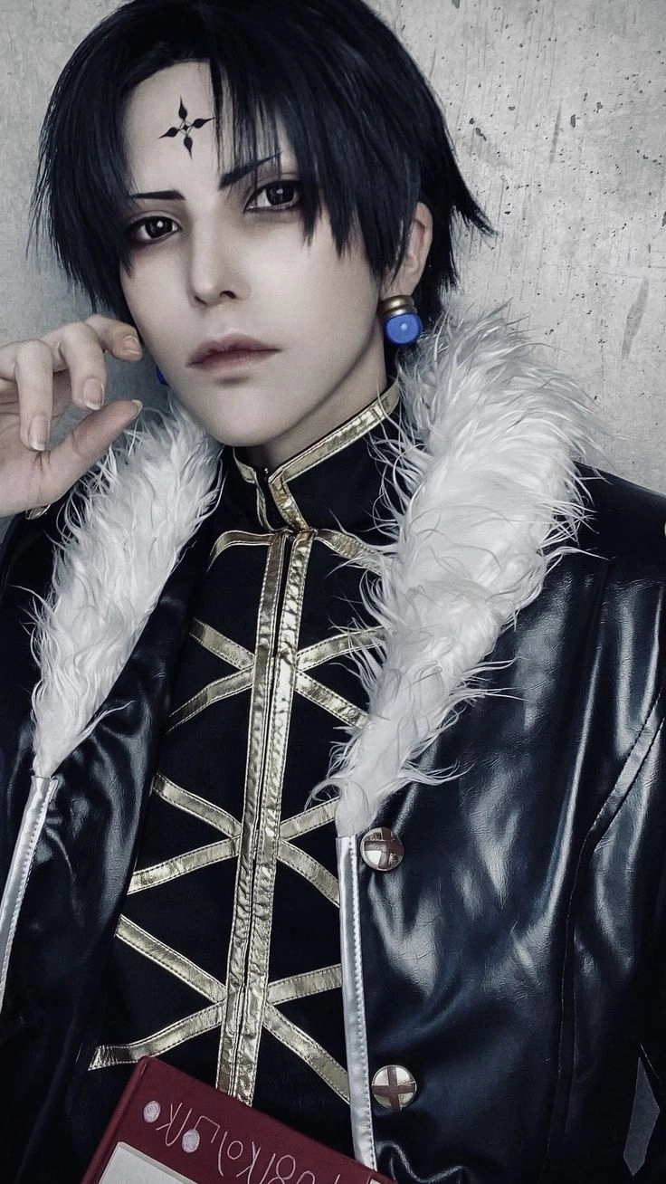 Chrollo cosplay thể hiện nét ma mị và lạnh lùng