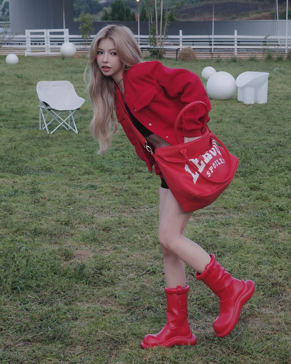 Hình ảnh đời thường giản dị của CiiN ngoài đời