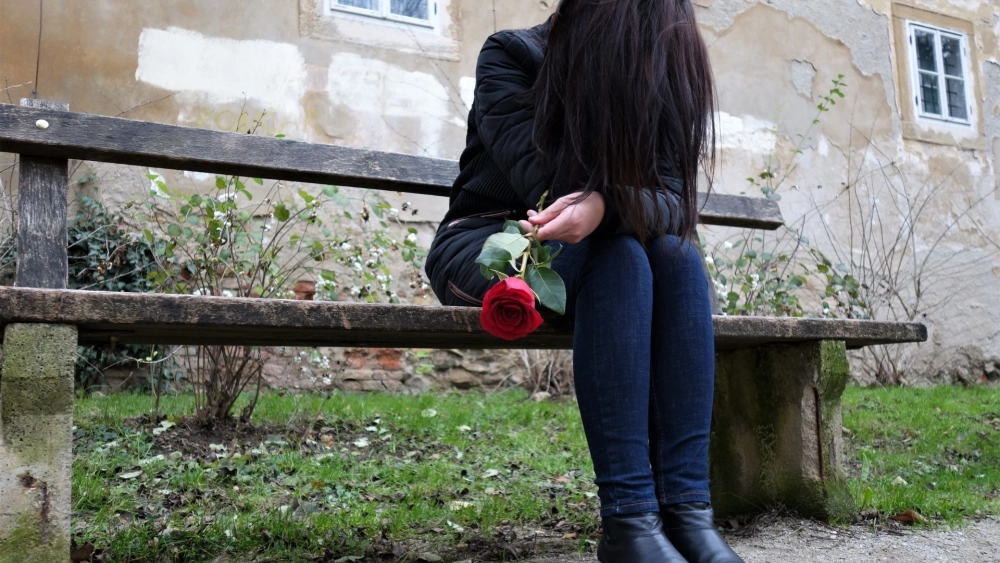 Chạm đáy cảm xúc với kiệt sức hình ảnh buồn mệt mỏi con gái