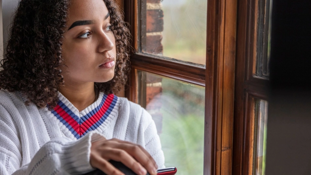 Cá tính nổi bật qua ngầu ảnh gái tây chất buồn