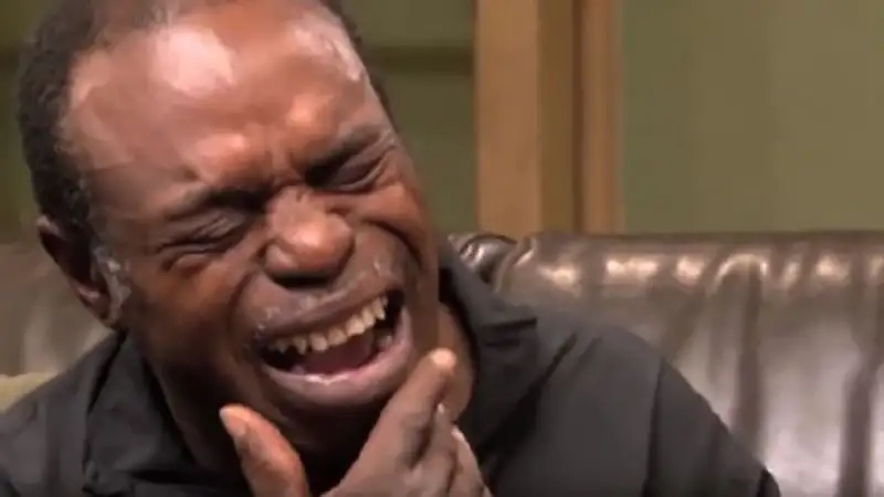 Thể hiện cảm xúc đỉnh cao với crying meme drawing