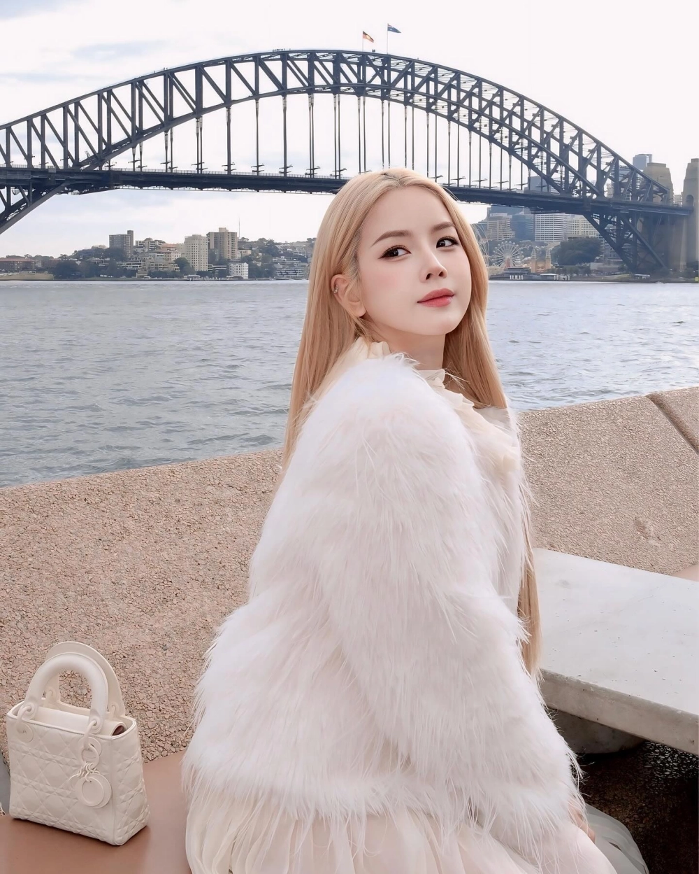 Visual nổi bật của DJ Mie khiến fan xuýt xoa