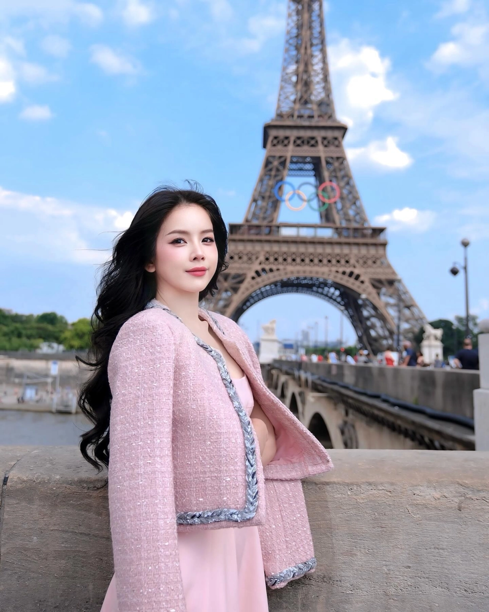 Cài ngay hình nền phô mai que con gái dễ thương để làm mới giao diện