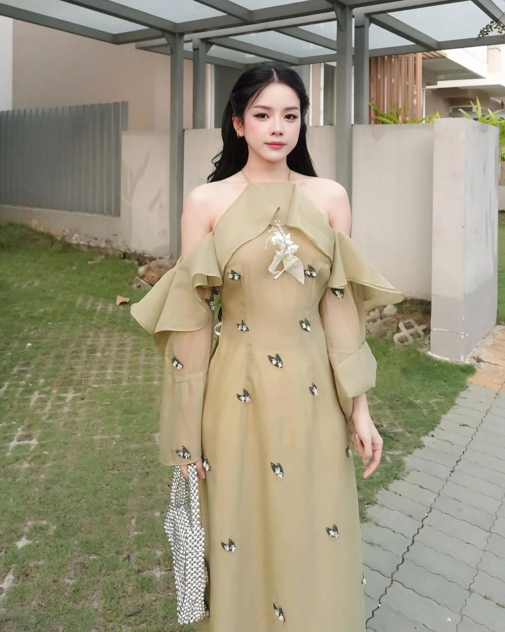 Ảnh hậu trường từ sao nhập ngũ DJ Mie