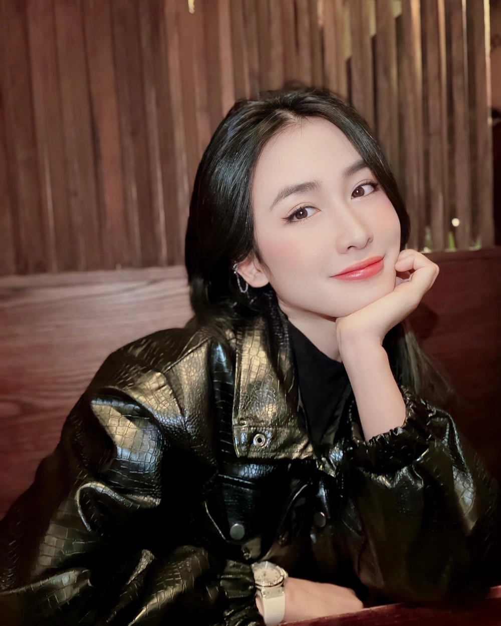 Ảnh trẻ trung khó tin dù DJ Trang Moon sinh năm 1991