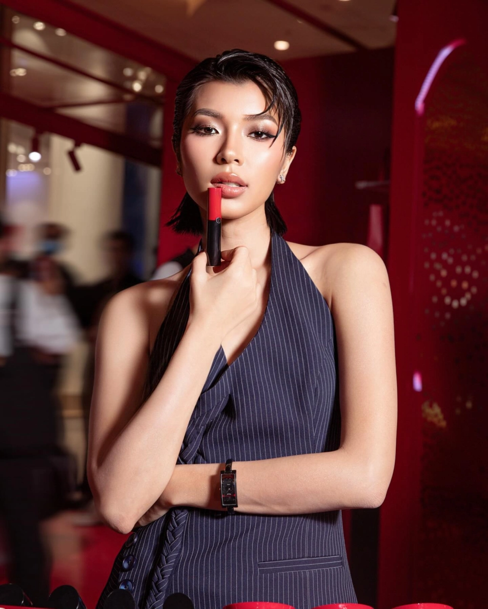 Thần thái sắc sảo từ Đồng Ánh Quỳnh chị đẹp