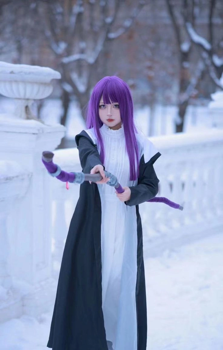 Fern cosplay làm sống lại thế giới phép thuật
