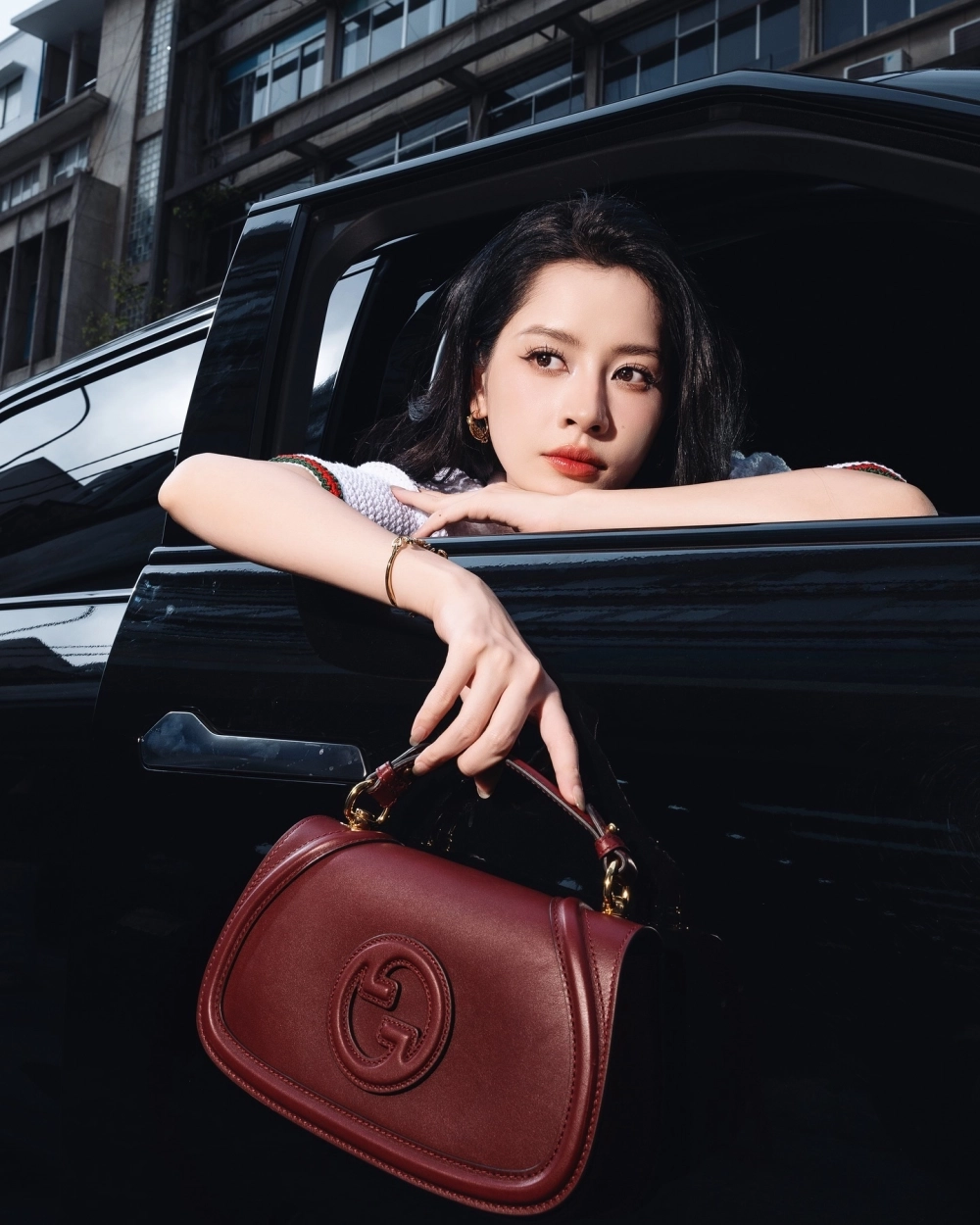 Phong cách công sở mới qua hình ảnh gái văn phòng phối đồ hiện đại