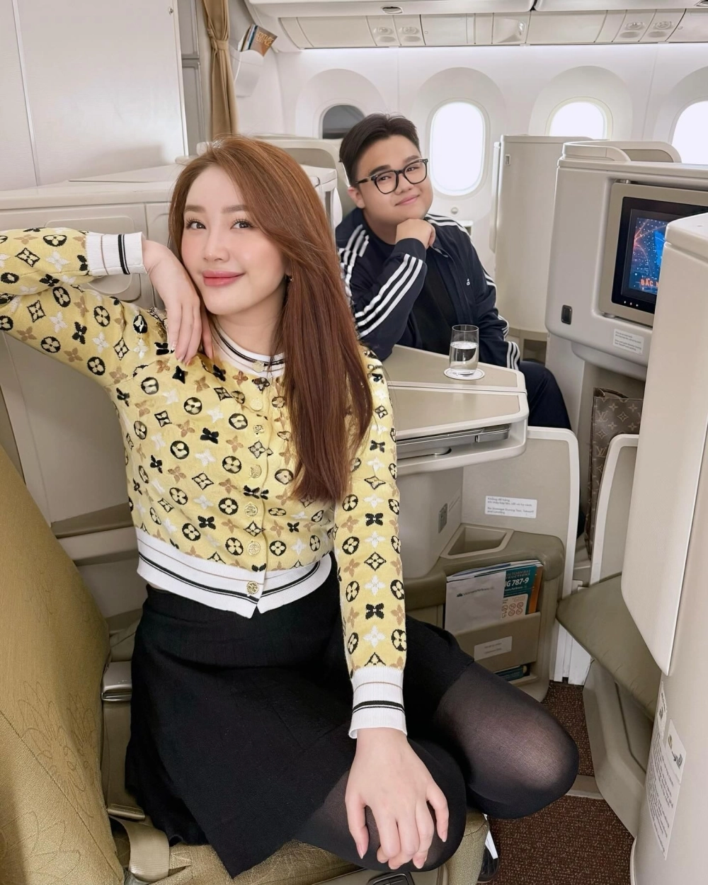 Tự tin và bản lĩnh qua ảnh gái văn phòng thuyết trình