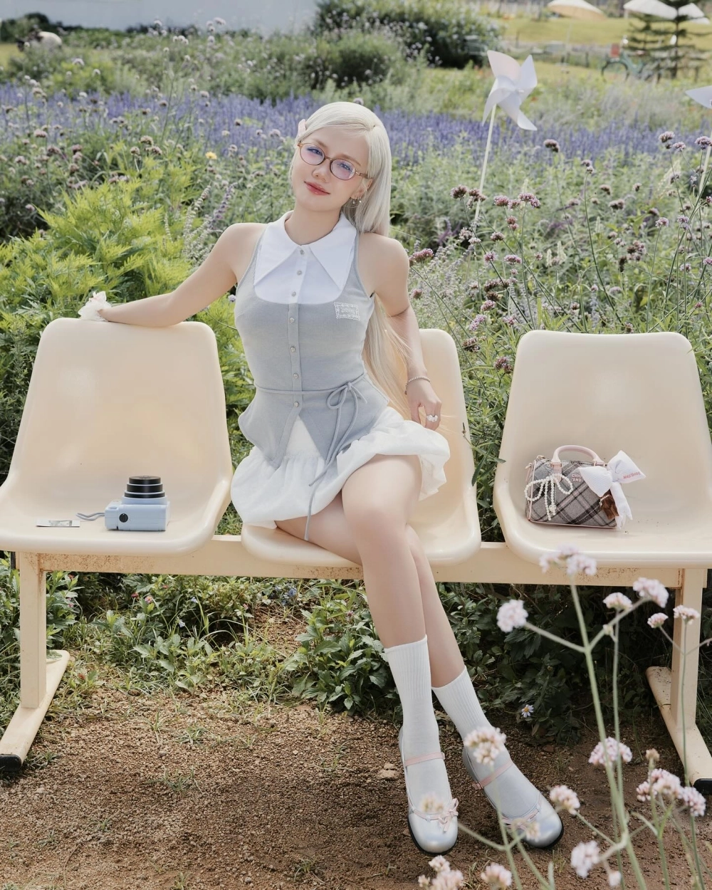 Chỉn chu thanh lịch với hình ảnh gái văn phòng trong trang phục công sở