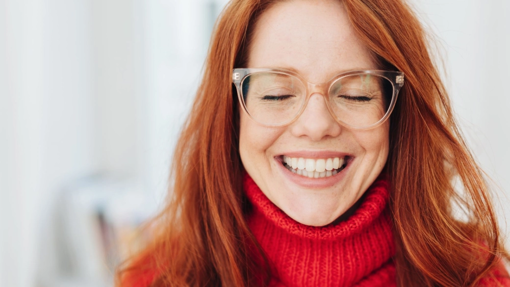 Góc nhìn mới qua đeo kính hình ảnh con gái cute dễ thương