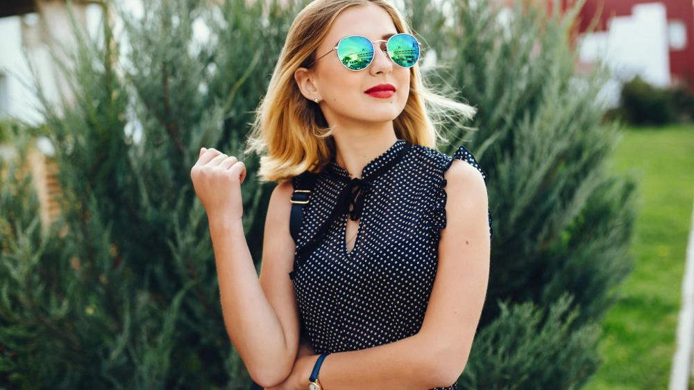 Gây thương nhớ bởi ảnh cô gái cute đeo kính dịu dàng