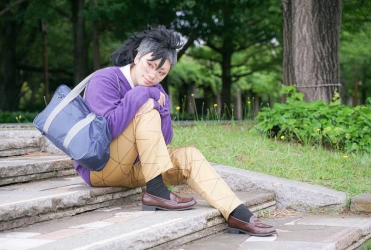 Demon Slayer Genya cosplay nổi bật với ánh mắt sắc lạnh